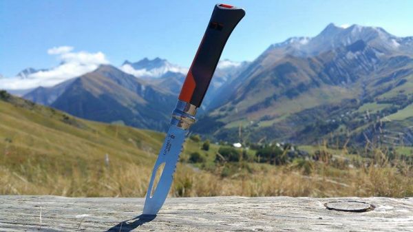 Couteau Outdoor OPINEL près de Brignais Existe en plusieurs coloris