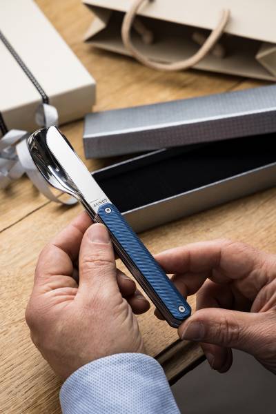 Couvert AKINOD métallisé bleu à Mornant