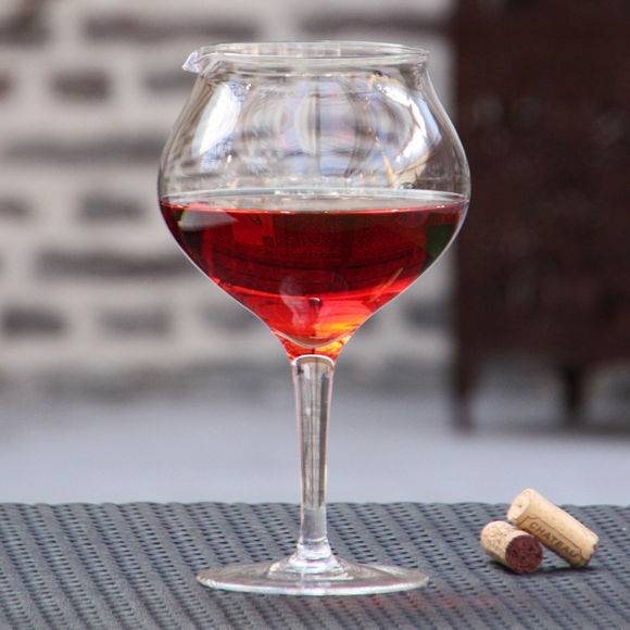 Décanteur en forme de verre