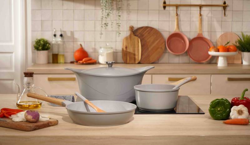 Incroyable cocotte COOKUT 33 CM couleur gris perle à Mornant entre Lyon et Saint Etienne