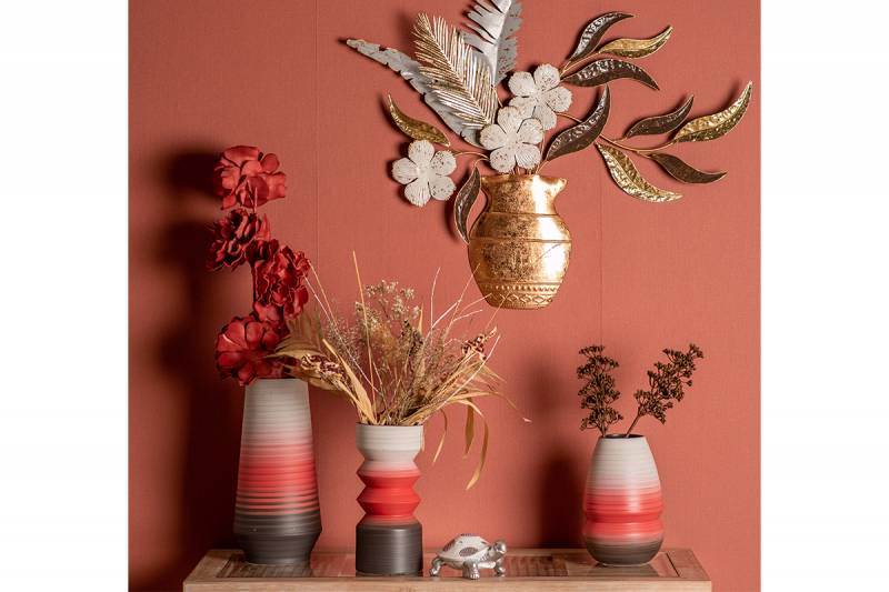 VASE AUX JOLIES TOUCHES DE ROUGE A MORNANT